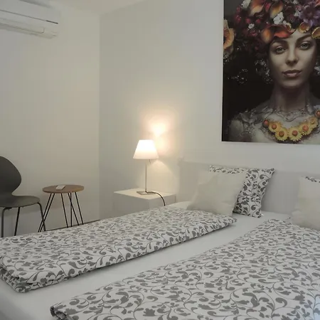 Escape 360 By Fewotessin Apartment *